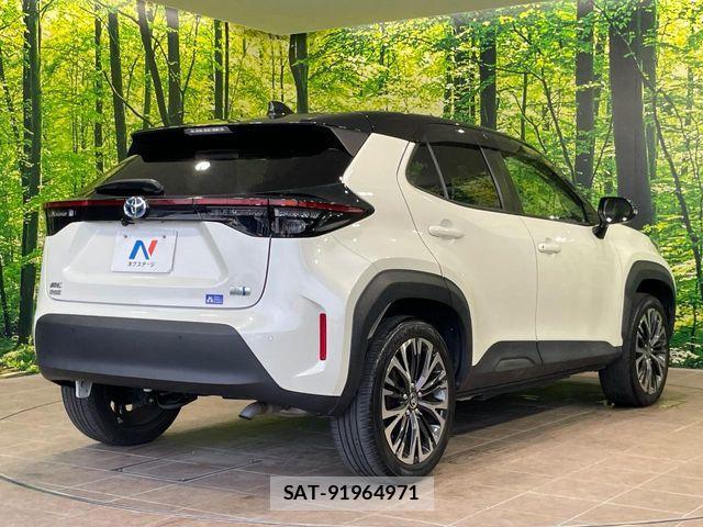 Toyota YARIS CROSS 2021-11 8564234-16