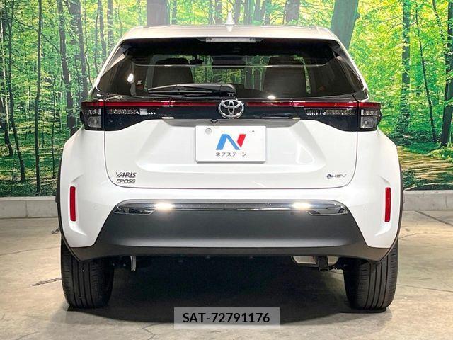 Toyota YARIS CROSS 2024-10 8564231-14