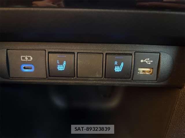 Toyota YARIS CROSS 2023-10 8630008-9