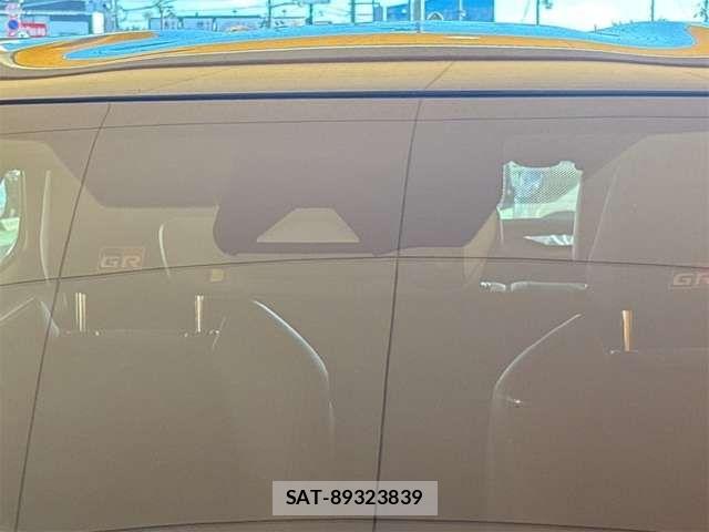 Toyota YARIS CROSS 2023-10 8630008-13
