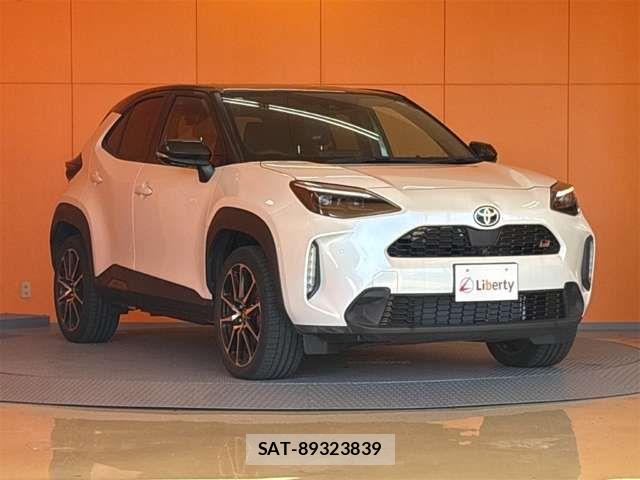 Toyota YARIS CROSS 2023-10 8630008-17
