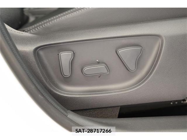 Toyota YARIS CROSS 2024-12 8630013-12