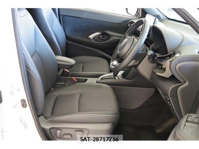 Toyota YARIS CROSS 2024-12 8630013-14