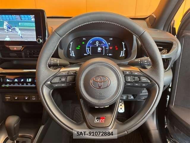 Toyota YARIS CROSS 2025-11 8630007-1