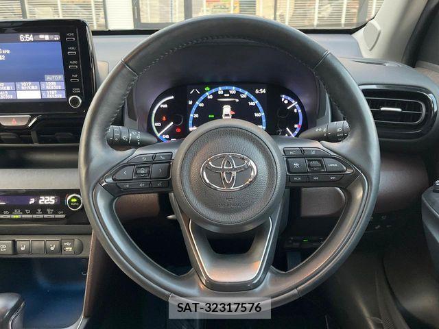 Toyota YARIS CROSS 2020-10 8630027-11