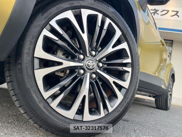 Toyota YARIS CROSS 2020-10 8630027-13