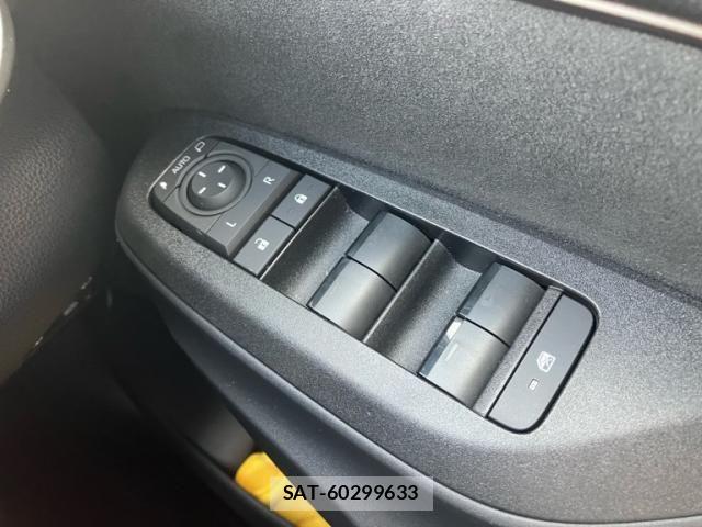 Toyota YARIS CROSS 2026-03 8630010-13