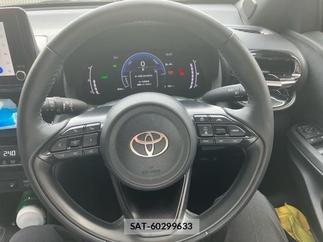 Toyota YARIS CROSS 2026-03 8630010-15