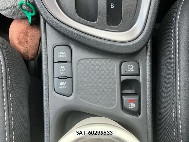 Toyota YARIS CROSS 2026-03 8630010-25
