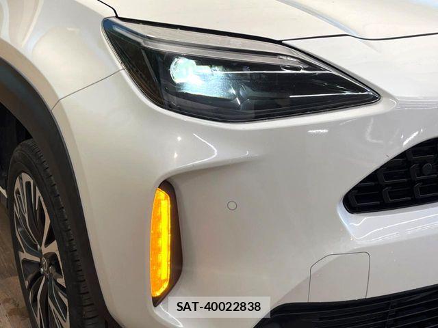 Toyota YARIS CROSS 2021-10 8630023-11