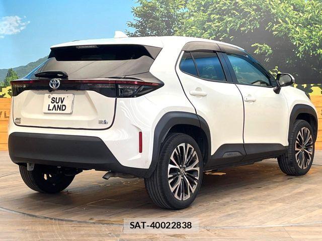 Toyota YARIS CROSS 2021-10 8630023-16