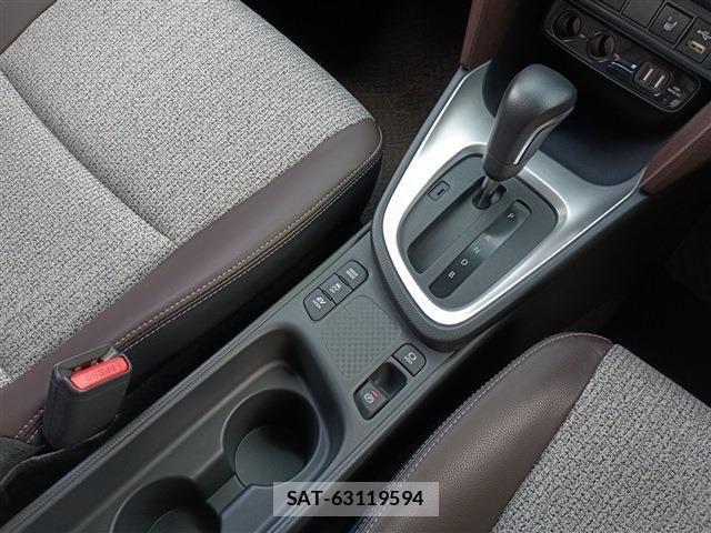 Toyota YARIS CROSS 2022-01 8630016-12