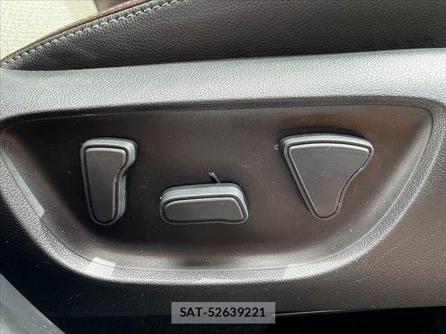 Toyota YARIS CROSS 2023-10 8662659-26