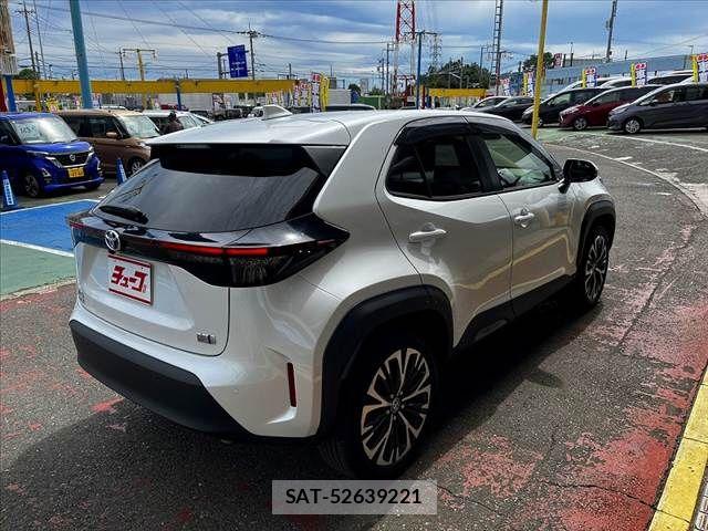 Toyota YARIS CROSS 2023-10 8662659-6