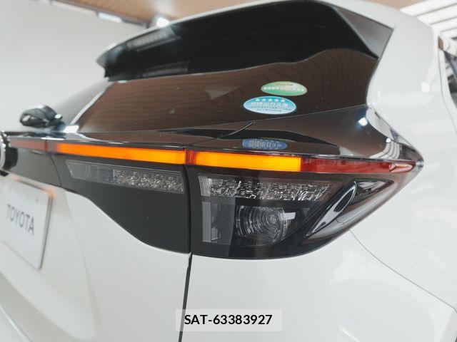 Toyota YARIS CROSS 2021-03 8667219-24