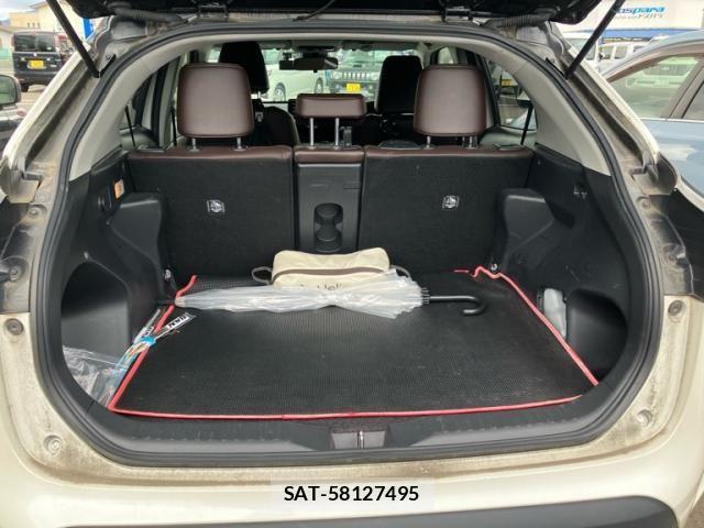 Toyota YARIS CROSS 2022-07 8667217-12