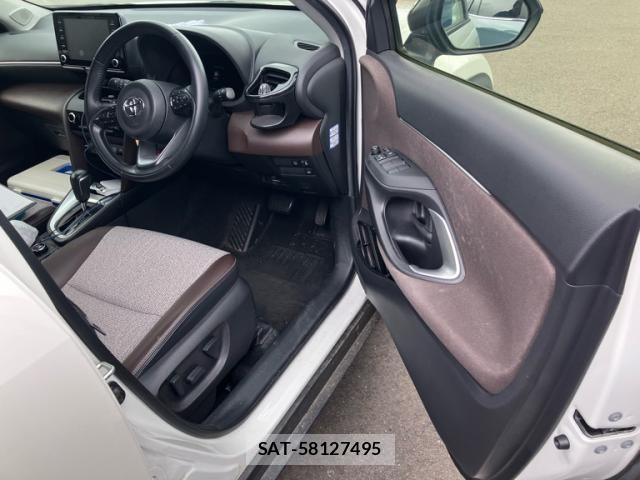 Toyota YARIS CROSS 2022-07 8667217-15