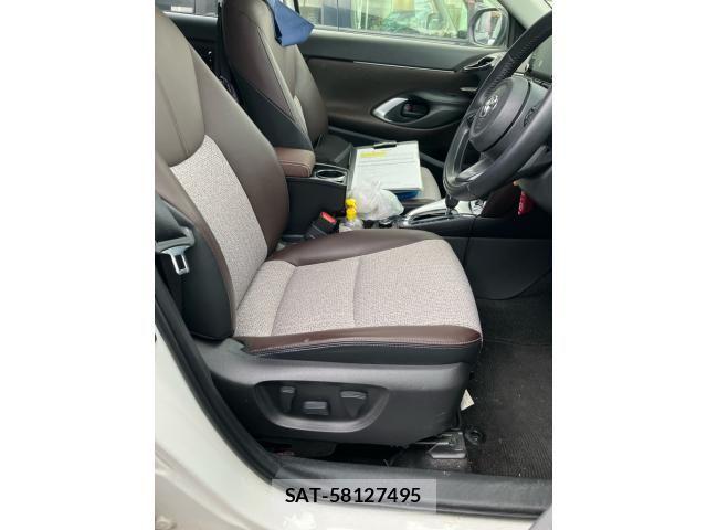 Toyota YARIS CROSS 2022-07 8667217-16