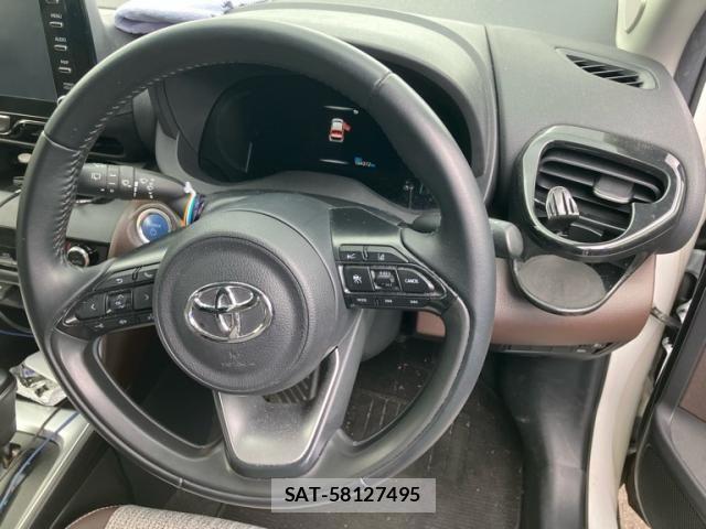 Toyota YARIS CROSS 2022-07 8667217-18