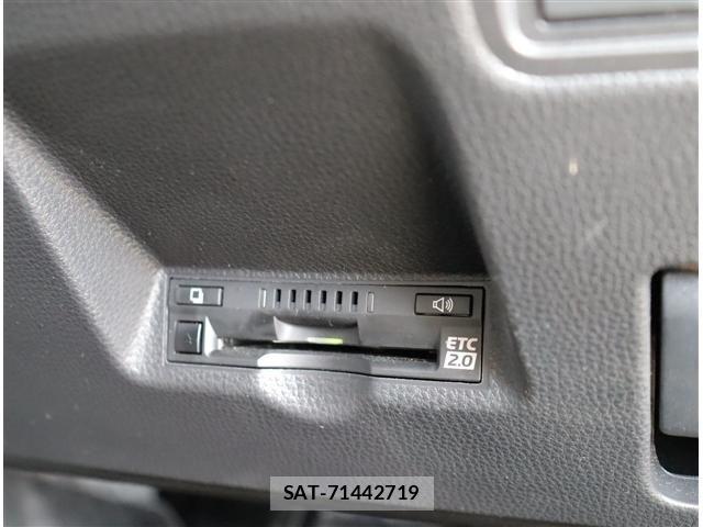 Toyota YARIS CROSS 2023-11 8662653-17