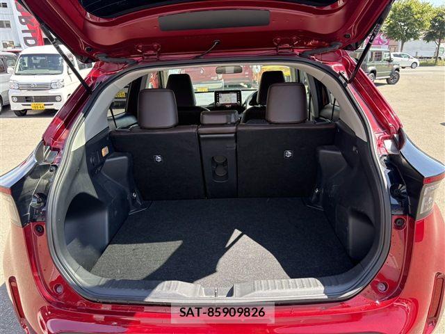 Toyota YARIS CROSS 2021-12 8662666-17