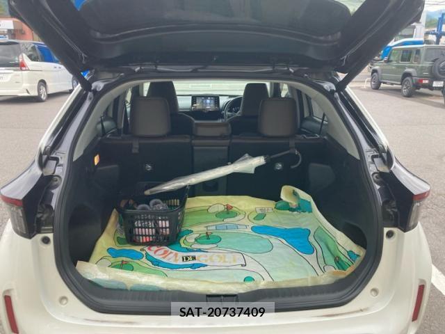 Toyota YARIS CROSS 2021-12 8662665-23