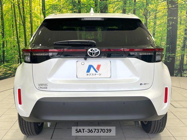 Toyota YARIS CROSS 2025-08 8687014-13