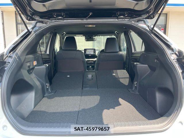 Toyota YARIS CROSS 2023-07 8687013-13