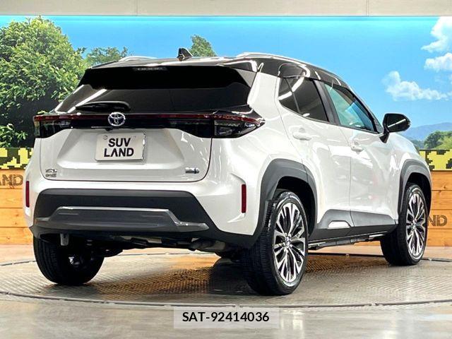 Toyota YARIS CROSS 2023-03 8687022-16