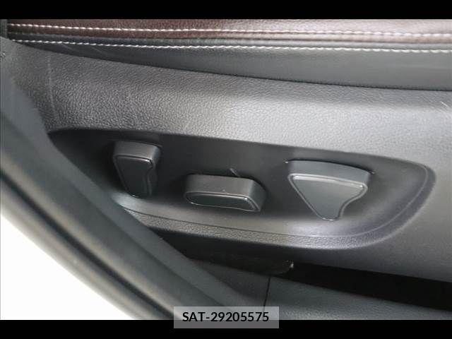 Toyota YARIS CROSS 2021-03 8747119-11