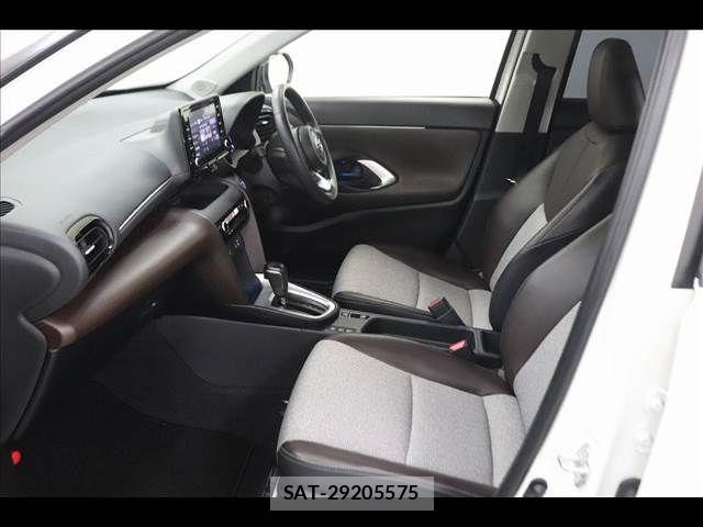 Toyota YARIS CROSS 2021-03 8747119-12