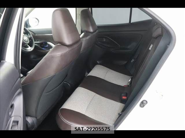 Toyota YARIS CROSS 2021-03 8747119-13