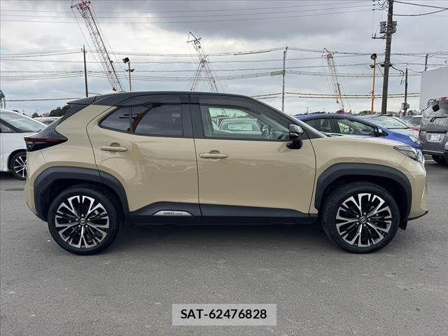 Toyota YARIS CROSS 2024-03 8747102-11