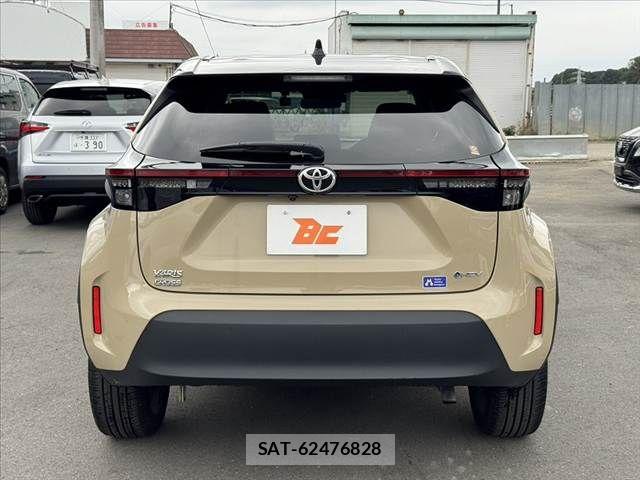 Toyota YARIS CROSS 2024-03 8747102-13
