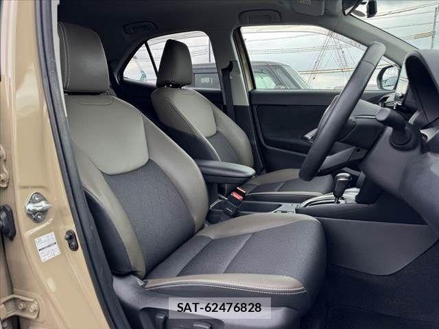 Toyota YARIS CROSS 2024-03 8747102-15