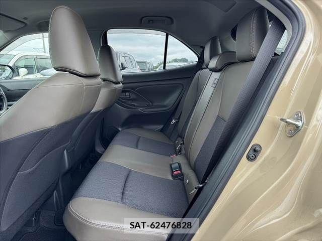 Toyota YARIS CROSS 2024-03 8747102-17