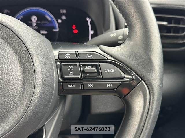Toyota YARIS CROSS 2024-03 8747102-27