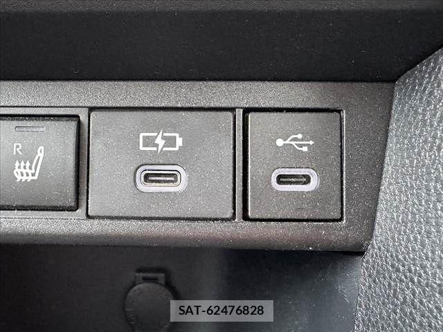 Toyota YARIS CROSS 2024-03 8747102-28