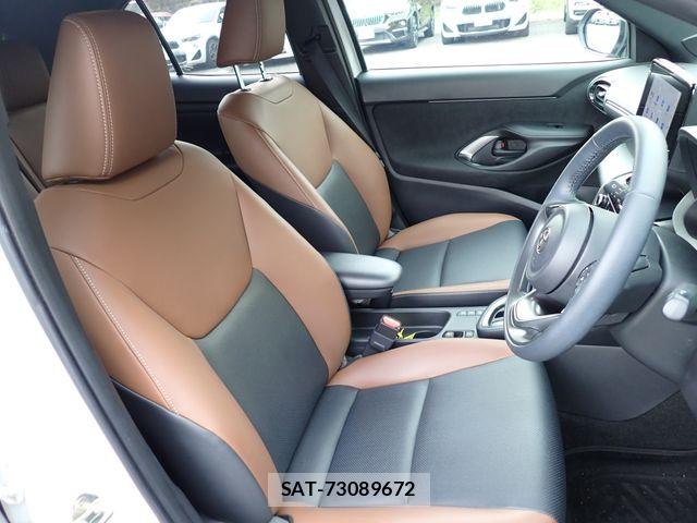 Toyota YARIS CROSS 2024-04 8747098-19