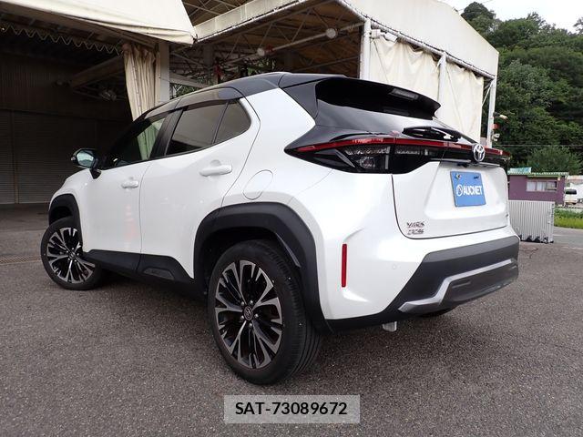 Toyota YARIS CROSS 2024-04 8747098-2