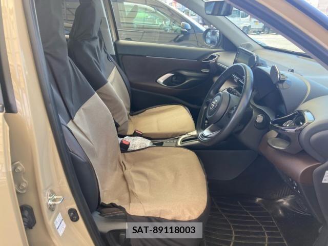 Toyota YARIS CROSS 2024-01 8747116-17