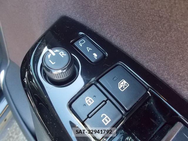 Toyota YARIS CROSS 2020-12 8747118-13