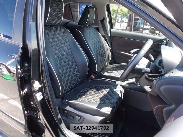 Toyota YARIS CROSS 2020-12 8747118-14