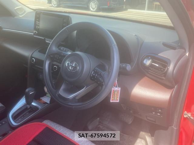 Toyota YARIS CROSS 2023-11 8747115-13