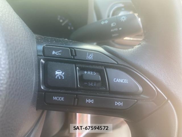 Toyota YARIS CROSS 2023-11 8747115-16