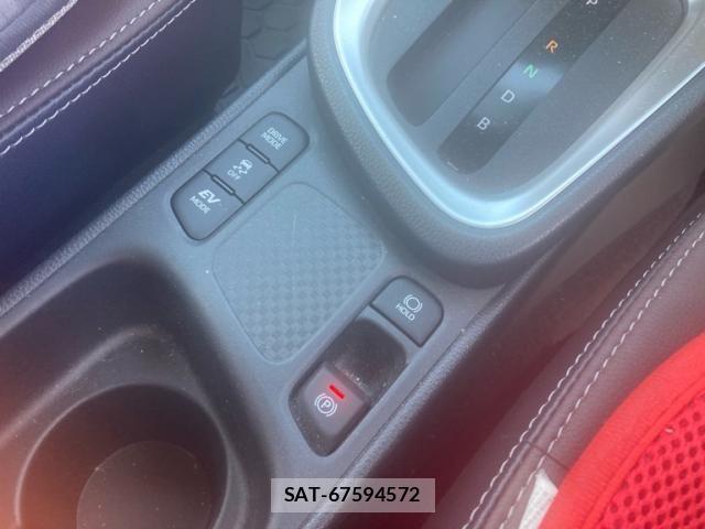 Toyota YARIS CROSS 2023-11 8747115-17