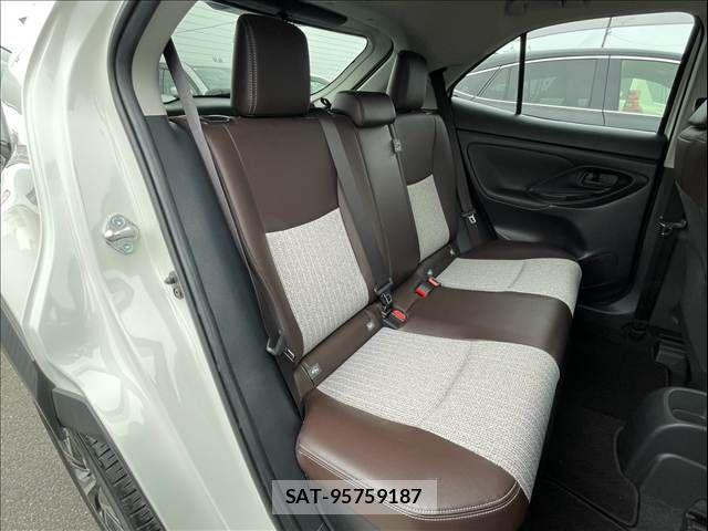 Toyota YARIS CROSS 2021-11 8747113-11