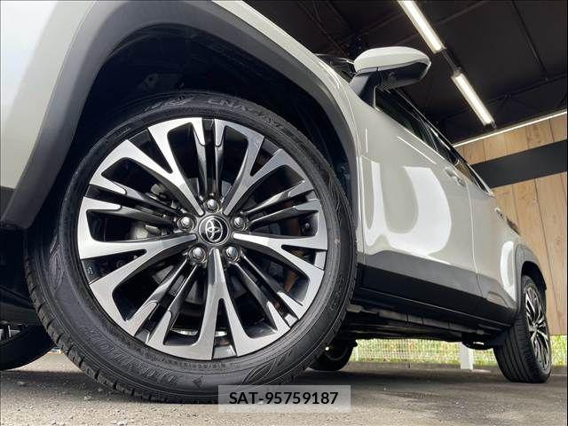 Toyota YARIS CROSS 2021-11 8747113-18