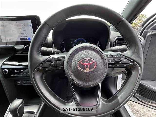 Toyota YARIS CROSS 2024-10 8747103-12