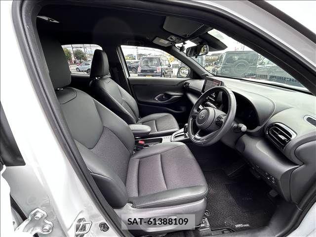 Toyota YARIS CROSS 2024-10 8747103-5